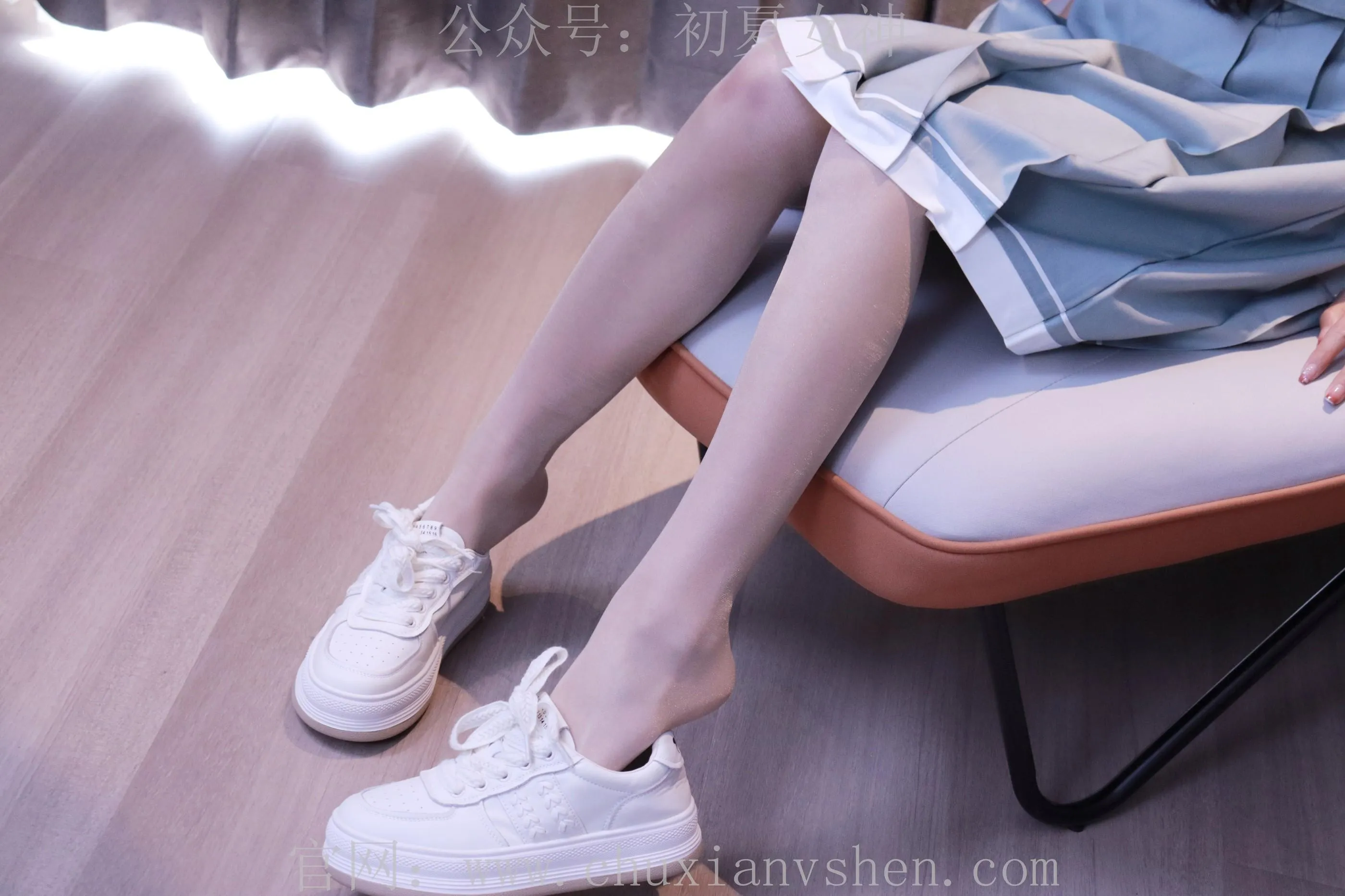 初夏女神 NO.008 雪糕 浅蓝色JK裙搭配小白鞋 [135P]插图4